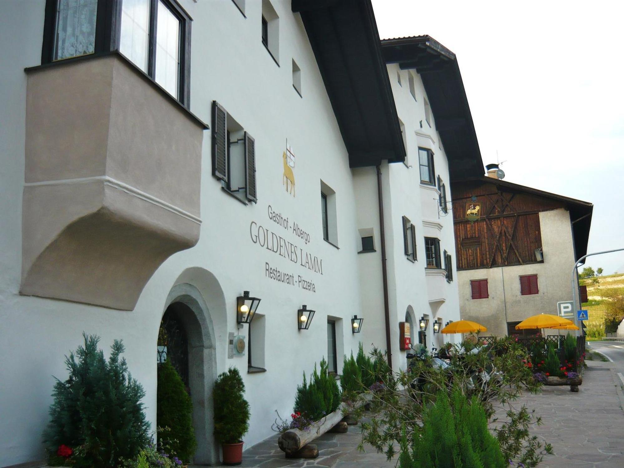 Gasthof Goldenes Lamm Hotel Vahrn ภายนอก รูปภาพ