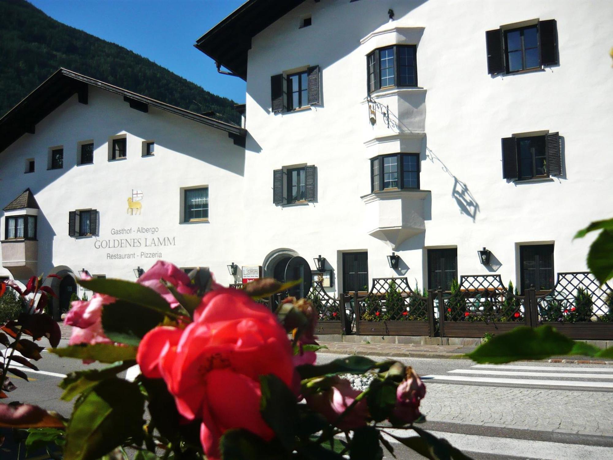 Gasthof Goldenes Lamm Hotel Vahrn ภายนอก รูปภาพ