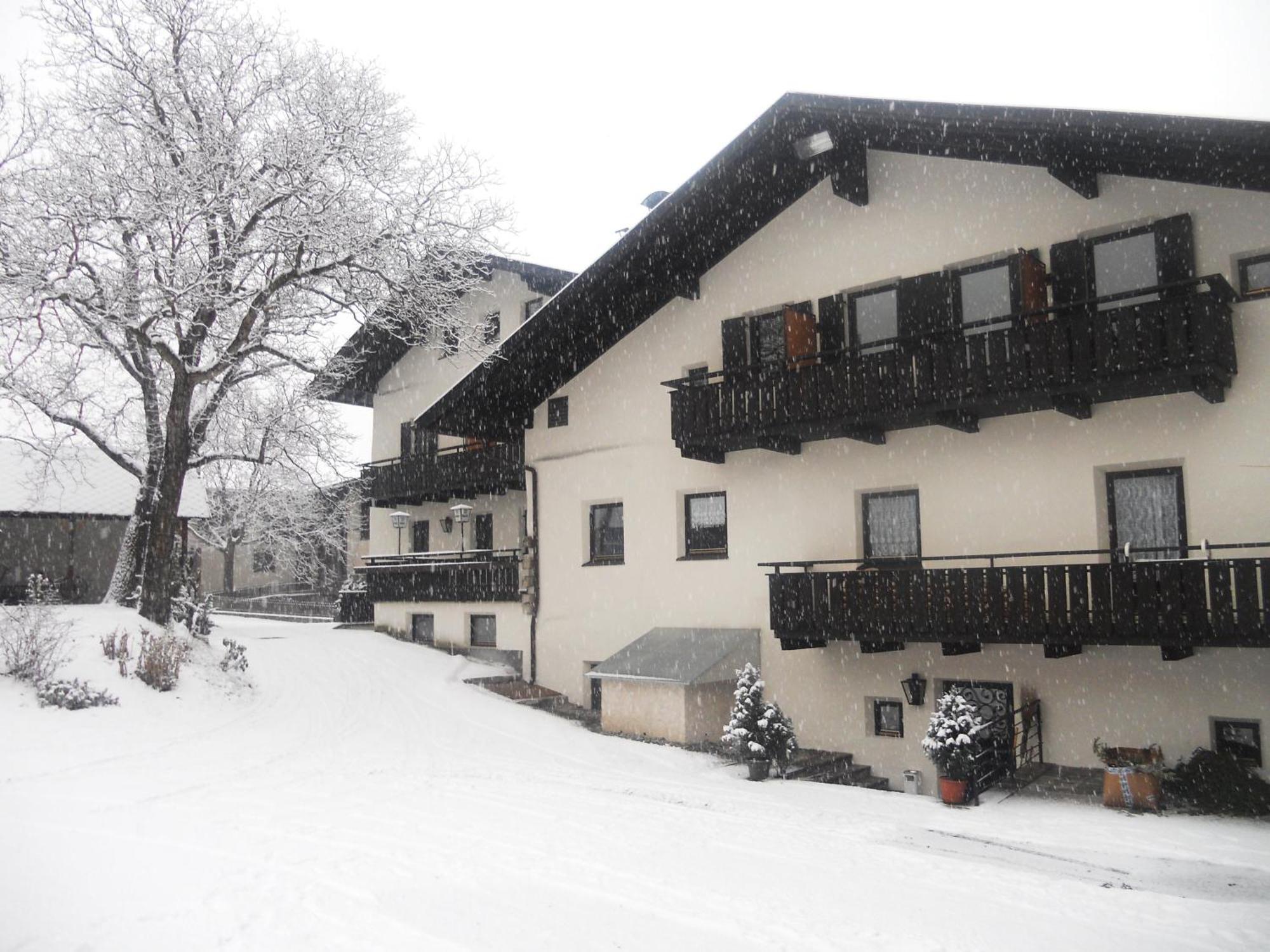 Gasthof Goldenes Lamm Vahrn ภายนอก รูปภาพ