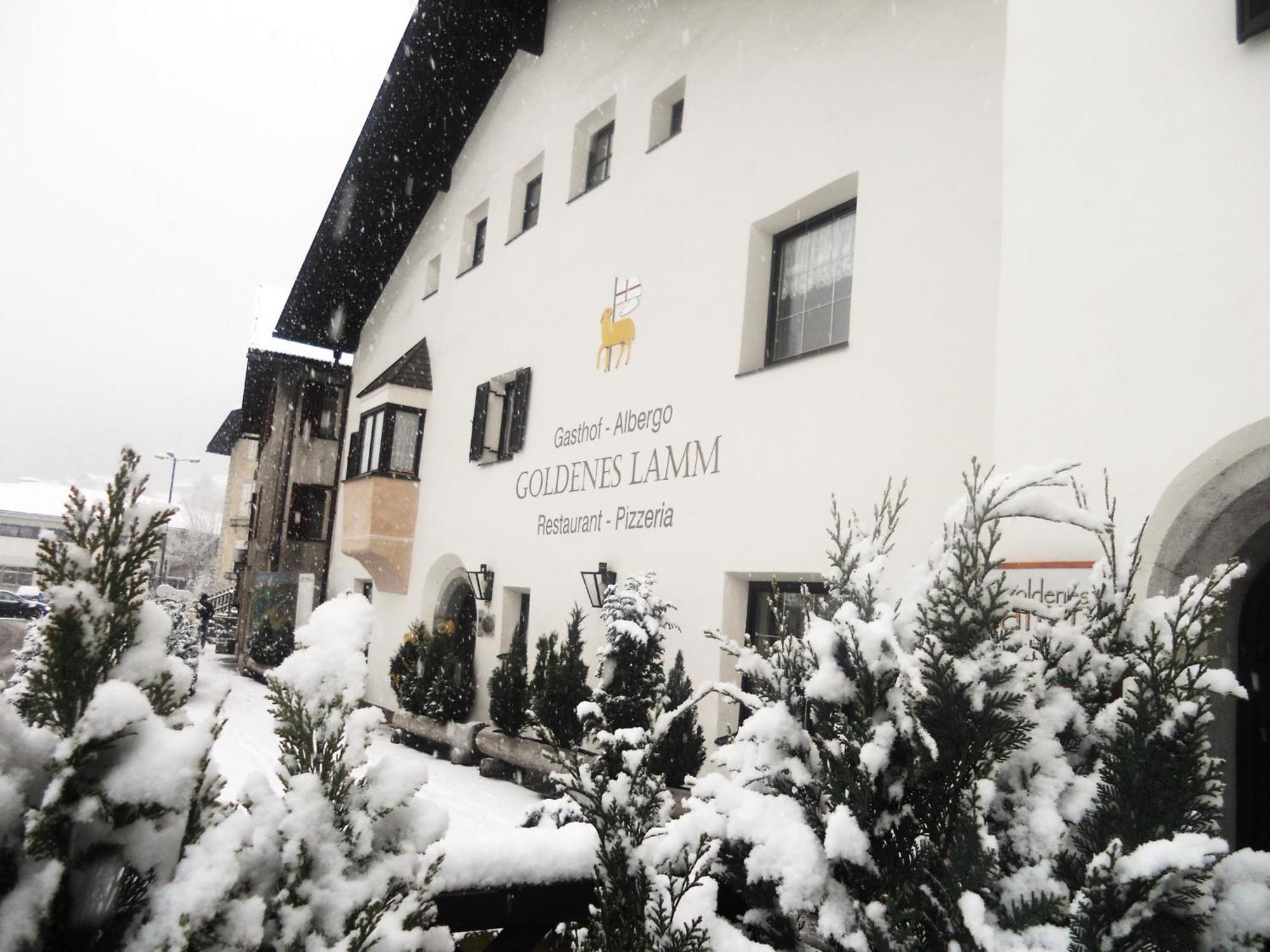 Gasthof Goldenes Lamm Hotel Vahrn ภายนอก รูปภาพ