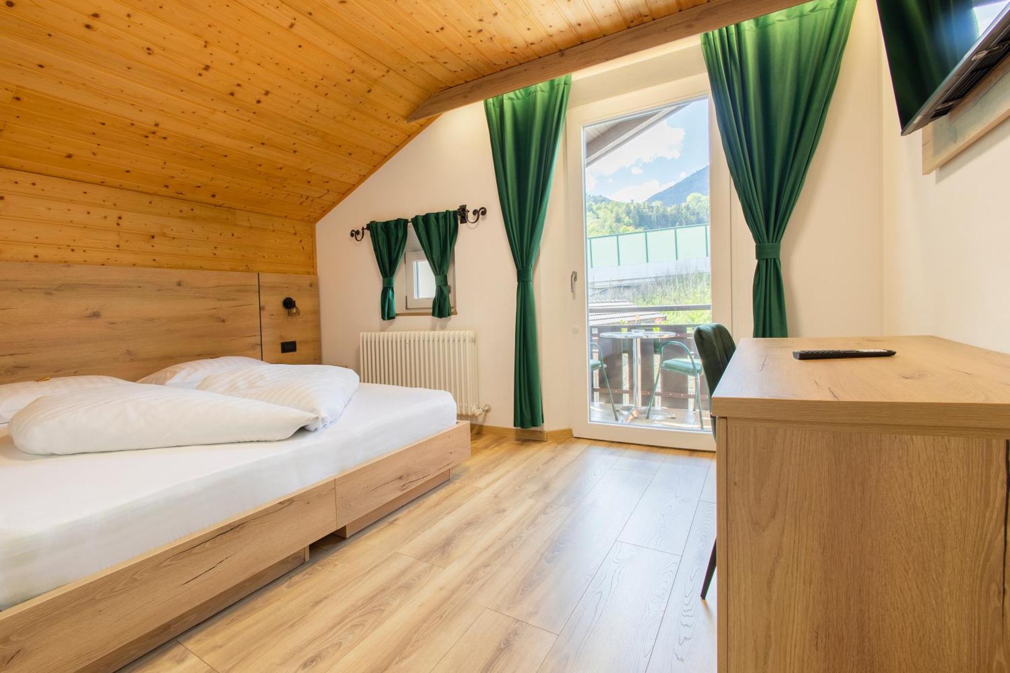 Gasthof Goldenes Lamm Vahrn ภายนอก รูปภาพ