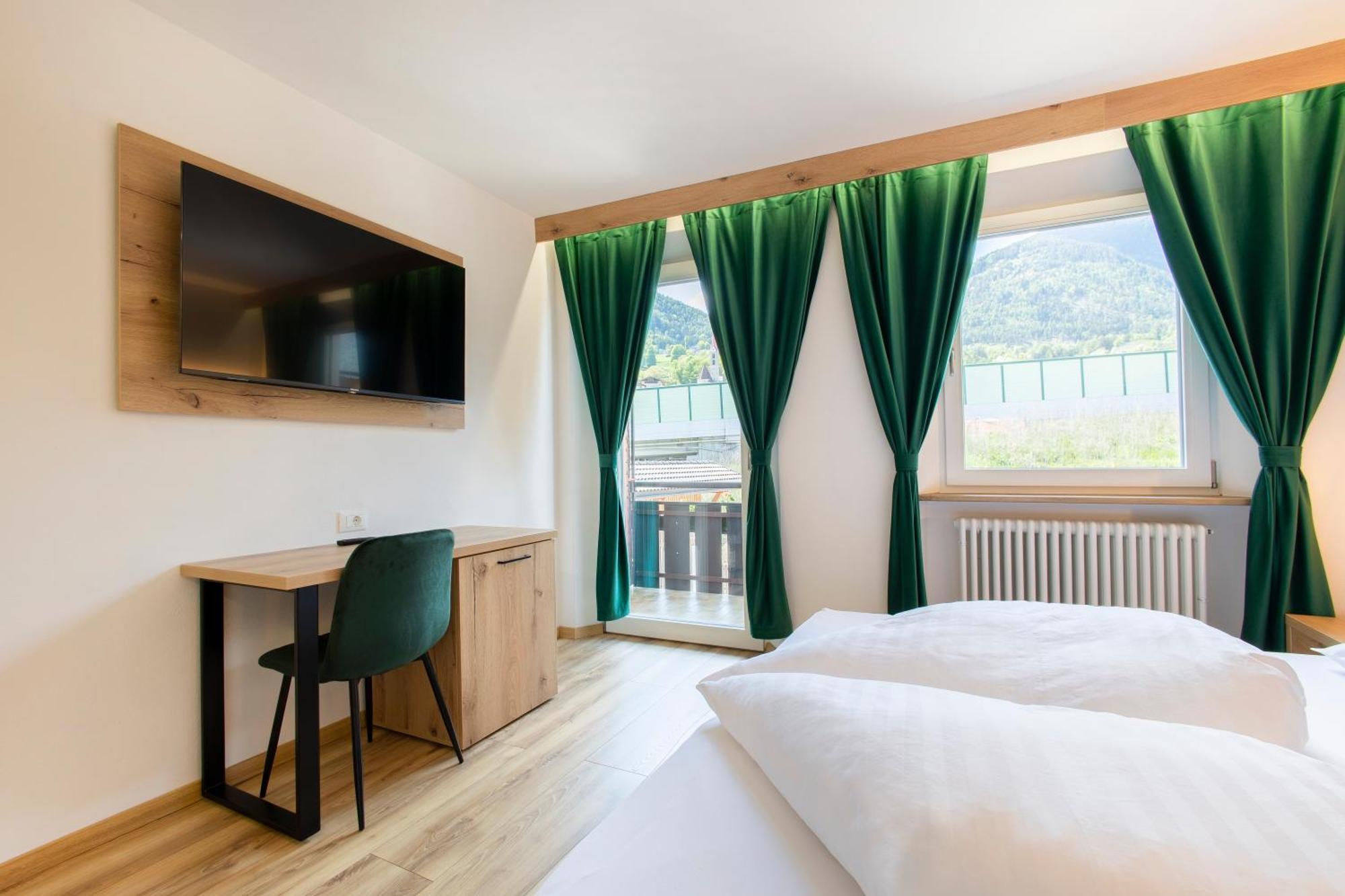 Gasthof Goldenes Lamm Vahrn ภายนอก รูปภาพ
