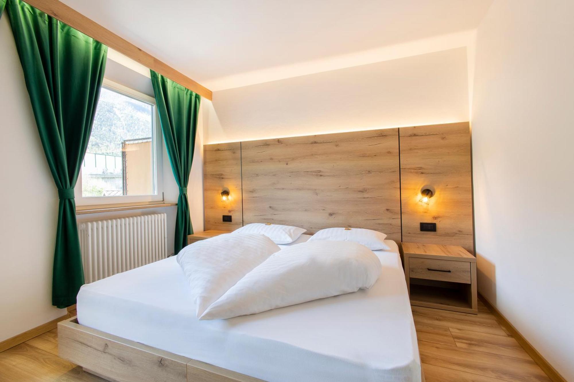 Gasthof Goldenes Lamm Vahrn ภายนอก รูปภาพ
